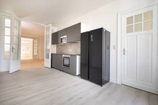SINT-GILLIS – Op slechts ± 200 m van het Kasteleinsplein, in één van de meest gegeerde wijken van Brussel, ontdekt u dit prachtig appartement van...