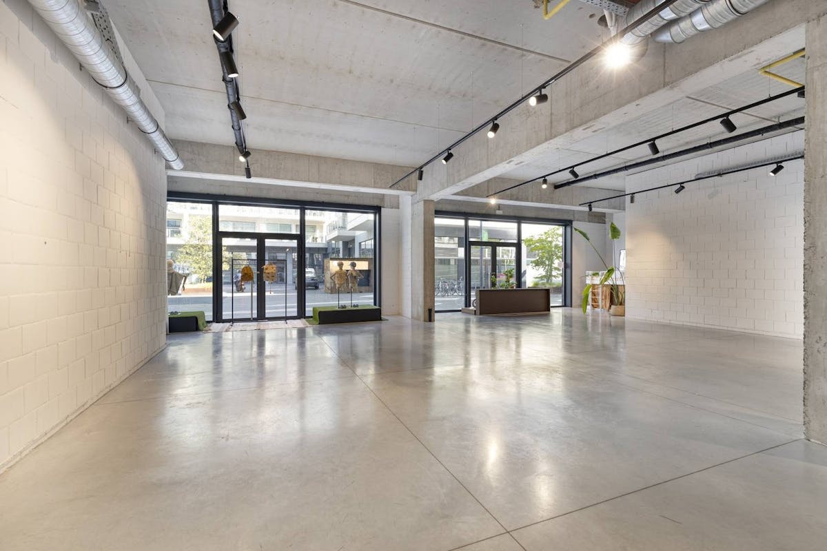 Local commercial prêt à emménager à louer à Roeselare - photo 1
