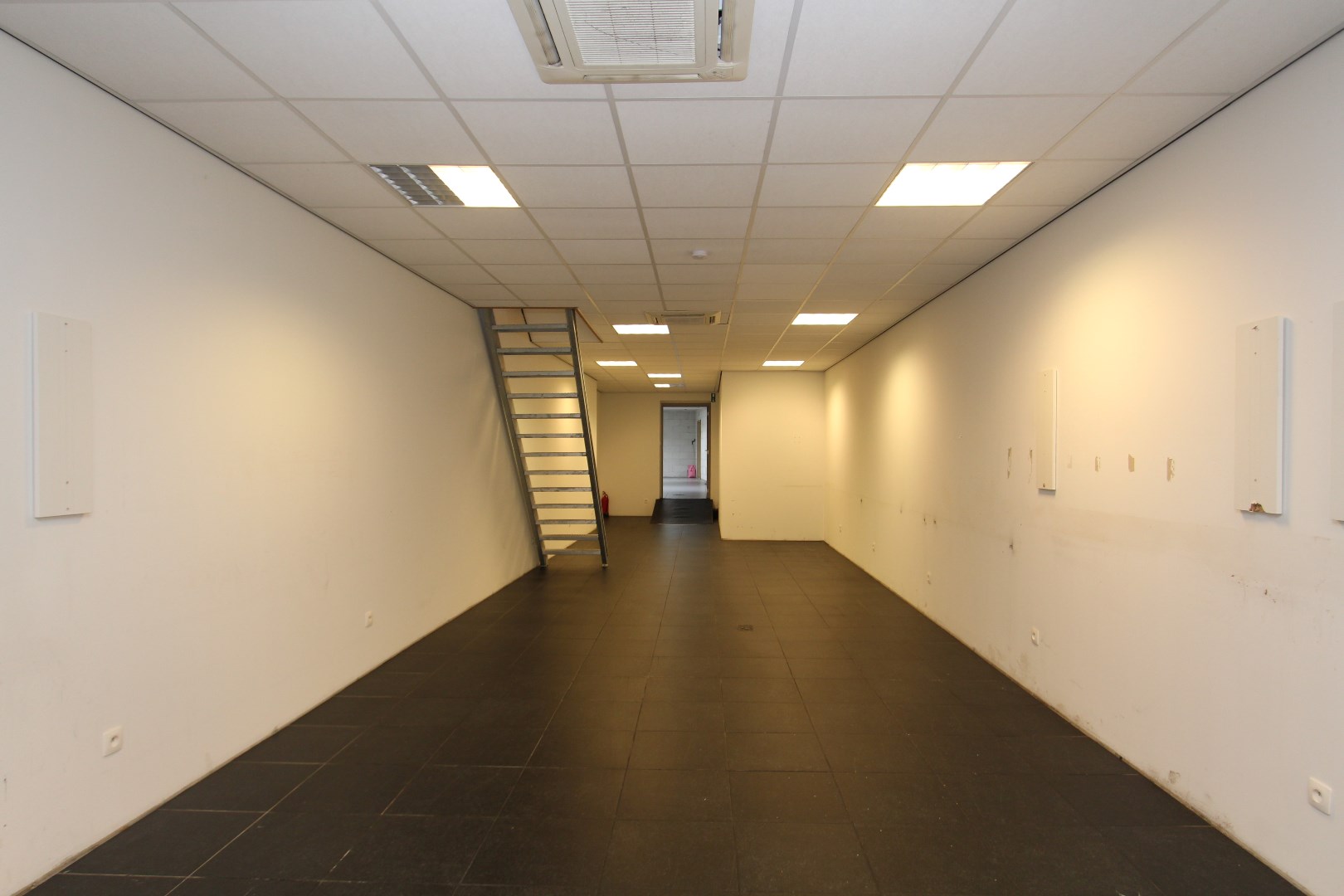 INSTAPKLAAR HANDELSPAND OP TOPLOCATIE - foto 4