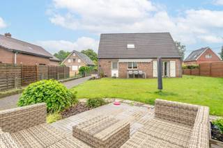 <p><strong>Century21ImmoNero stelt voor:</strong></p><p>Deze perfect onderhouden en instapklare woning, bijzonder rustig gelegen in een doodlopende straat zonder verkeer op een mooi West geörienteerd terrein van 8A69ca en omvattende:</p><p>Inkom met WC en trap, Living van 35m² Volledig ingerichte keuken van 2006 van 11m², Wasplaats, Kamer of bureau van 14m² en berging.</p><p>Verdieping biedt 3 slaapkamers van 14m², 10m² en 12m² en een badkamer (2010) met douche en WC. er is een kelder van 10m².</p><p>In de achtertuin is er een dubbele garage of atelier van 42m².</p><p>Meer info : www.tenrodestraat6.be</p>
