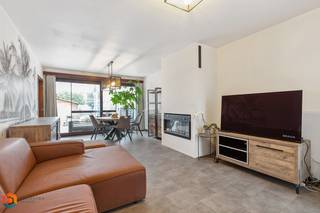 Op een goede locatie te Nijlen bevindt zich deze instapklare woning met 3 slaapkamers en tuin. U bevindt zich hier op fietsafstand van het centrum...