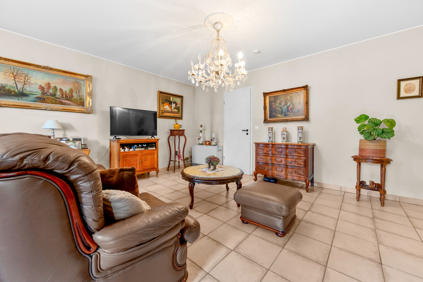 Ruim en lichtrijk appartement – interessante investering of eigen woonst - photo 2