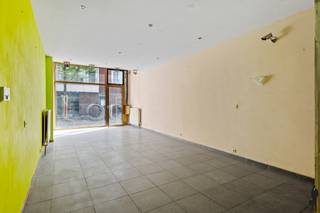 Dubbele handelswoning met mogelijkhedenGelegen aan de Anselmostraat bevindt zich deze riante dubbelwoonst met een gevelbreedte van maar liefst 10m.De...