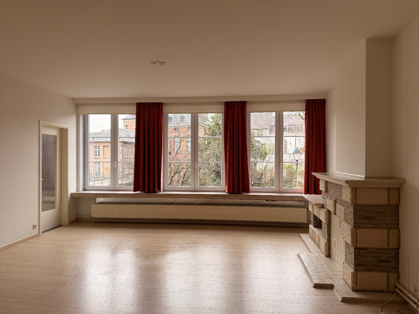Ruim appartement te huur met 2 slaapkamers op een TOPlocatie te Lier! - foto 1