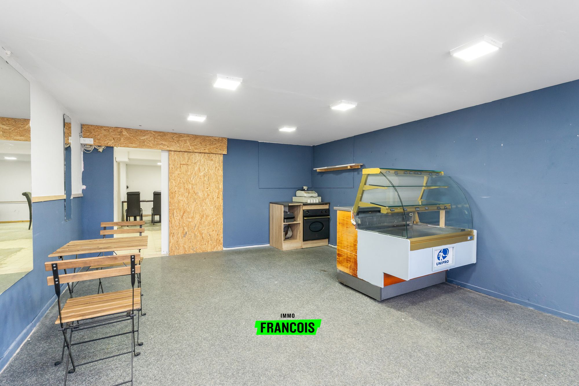 Centraal gelegen handelsruimte op de Zeedijk in Blankenberge - foto 3