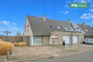 Do you dream of a bright, ready-to-move-in family home in a quiet and pleasant neighborhood in Ardooie? Then this topper in Reigerstraat 1...