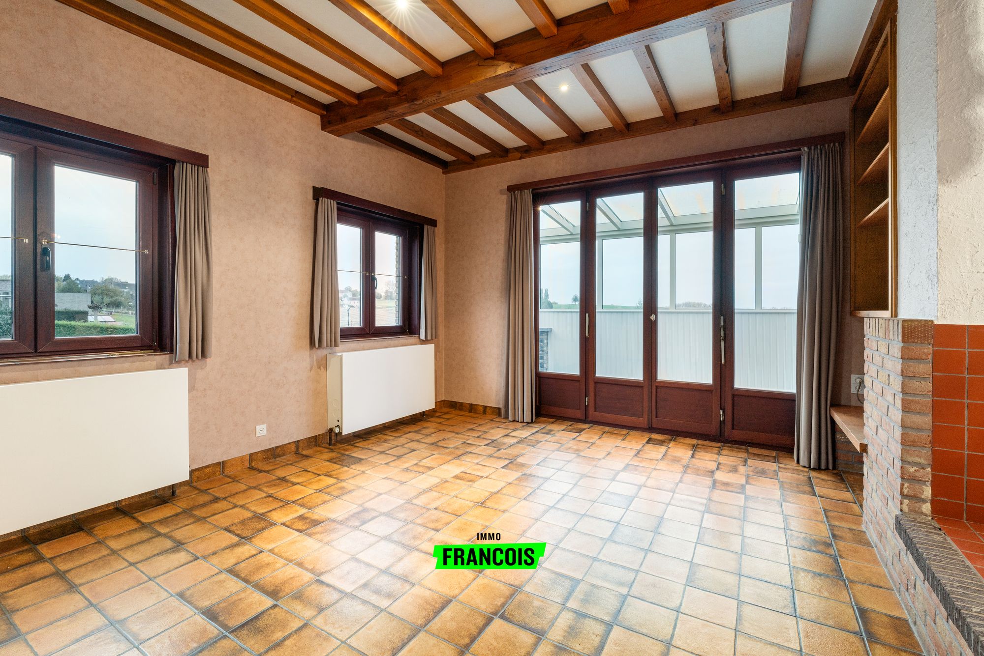 TE KOOP – Ruime villa met prachtig landelijk zicht en tal van mogelijkheden - foto 4