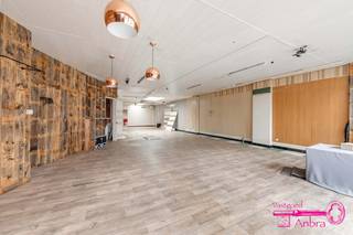 * Centraal gelegen handelspand (verhuurd tot 1 mei 2026) met appartement (verhuurd) te Meulebeke* Ideaal voor vrij beroep, winkel of kantoorruimte*...