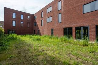 Handelsruimte te koop in het bruisende hart van Baarle, vlak bij Drongen en de E40: een toplocatie met uitstekende bereikbaarheid.Dit hoekpand...