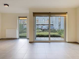 De snelste manier om een bezoek te brengen aan dit appartement? Vraag je bezoek aan via de rode knop op onze website (www.dewaele.com) en je...