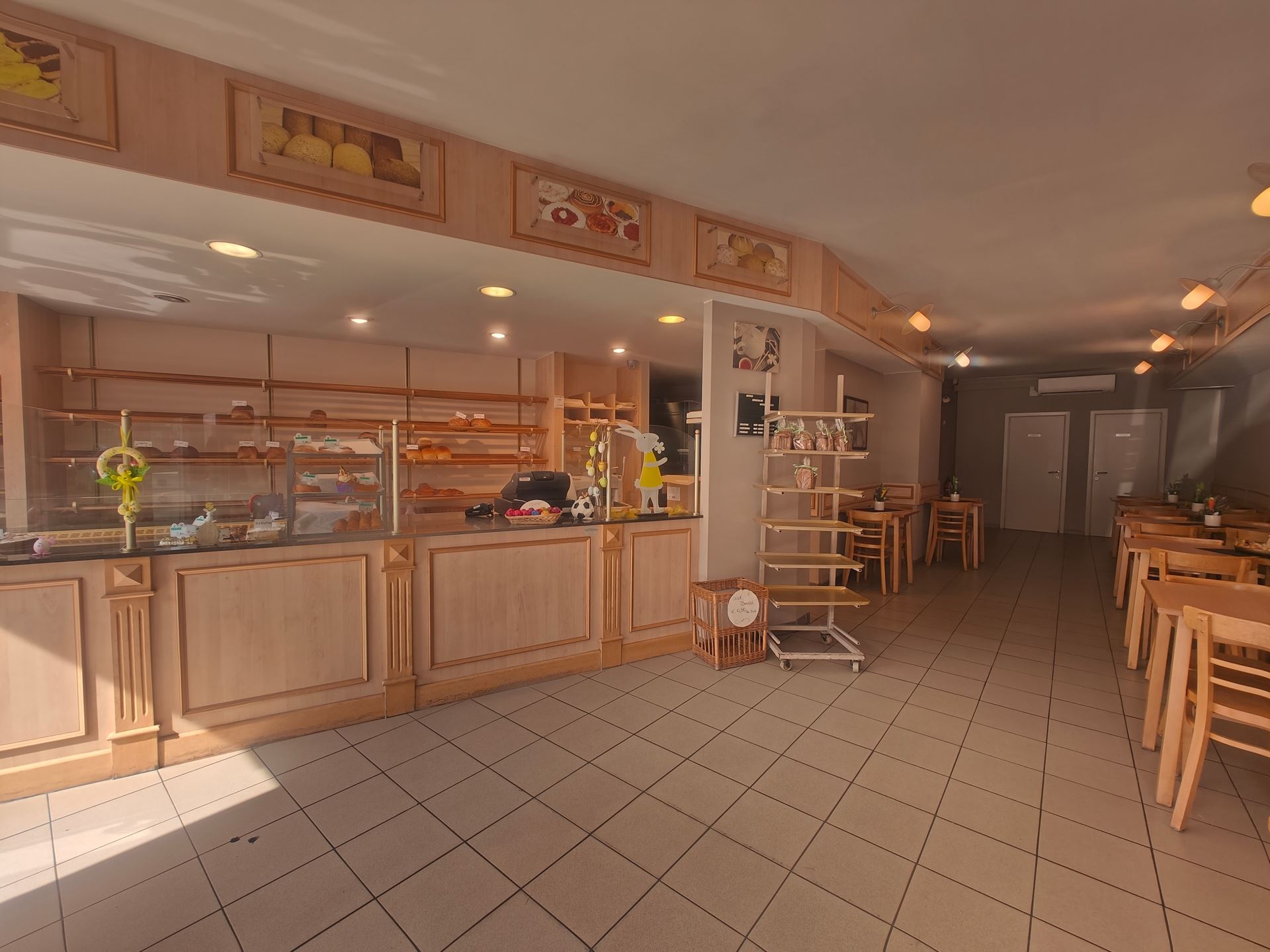 Opbrengsteigendom: handelspand met 2 appartementen  - foto 3