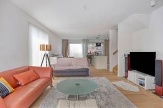 À vendre : Maison économe en énergie (2021) à Nossegem – 625.000 € 📍 Leon Boereboomlaan 10, 1930 Nossegem Surf. habitable : 193 m² – Terrain : 2a56...