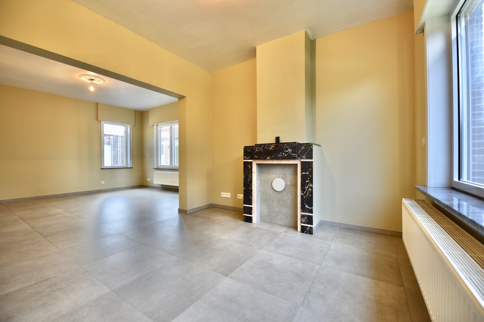 Half-open gerenoveerde woning met 4 slpk, tuin, garage voor 387.000 EUR  - foto 5