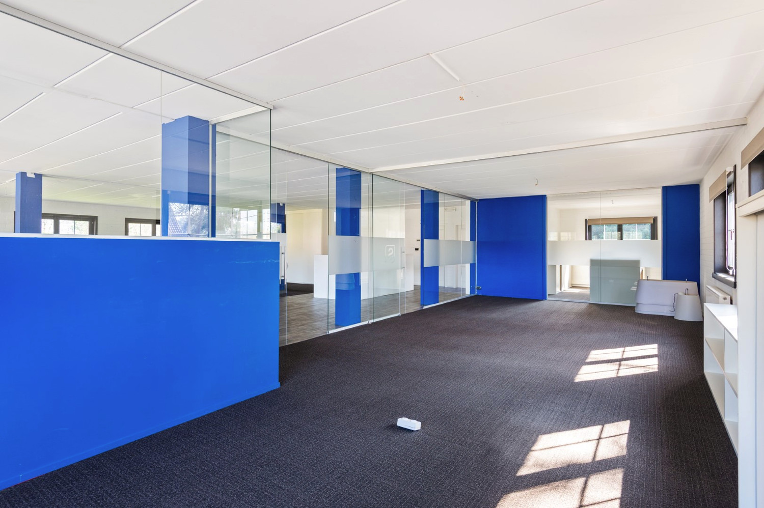 KANTOOR (489 m²) MET PARKING OP STRATEGISCHE LIGGING! - foto 5