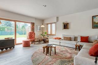 Volledig gerenoveerde villa in Weelde op een perceel van ca. 2.000m² is de perfecte combinatie van luxe, comfort en duurzaamheid. Deze woning...