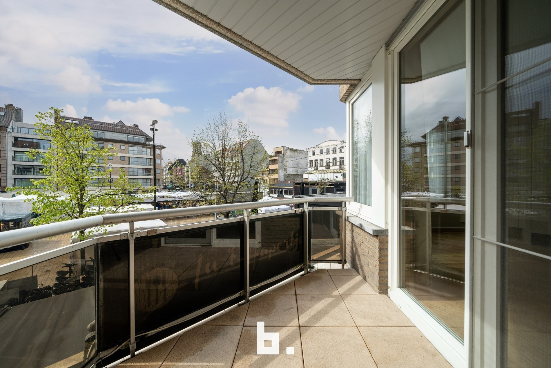 Instapklaar 2 slaapkamer appartement met terras in hartje Knokke - foto 4