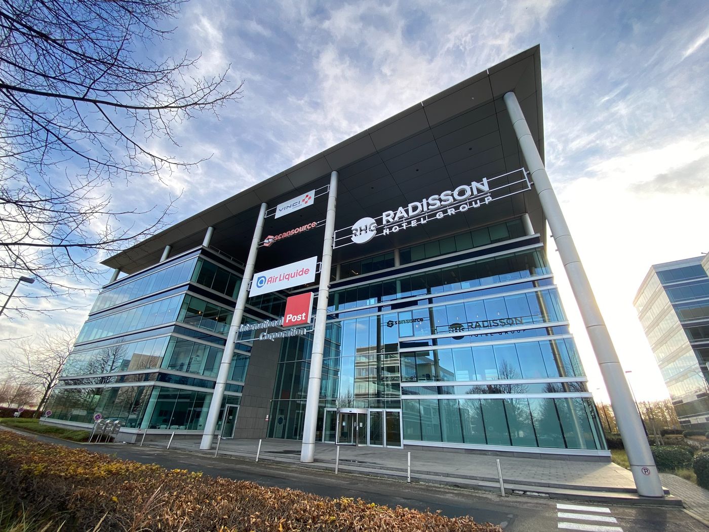 1.203 m² high-tech kantoor met unieke visibiliteit langs A201 - foto 1