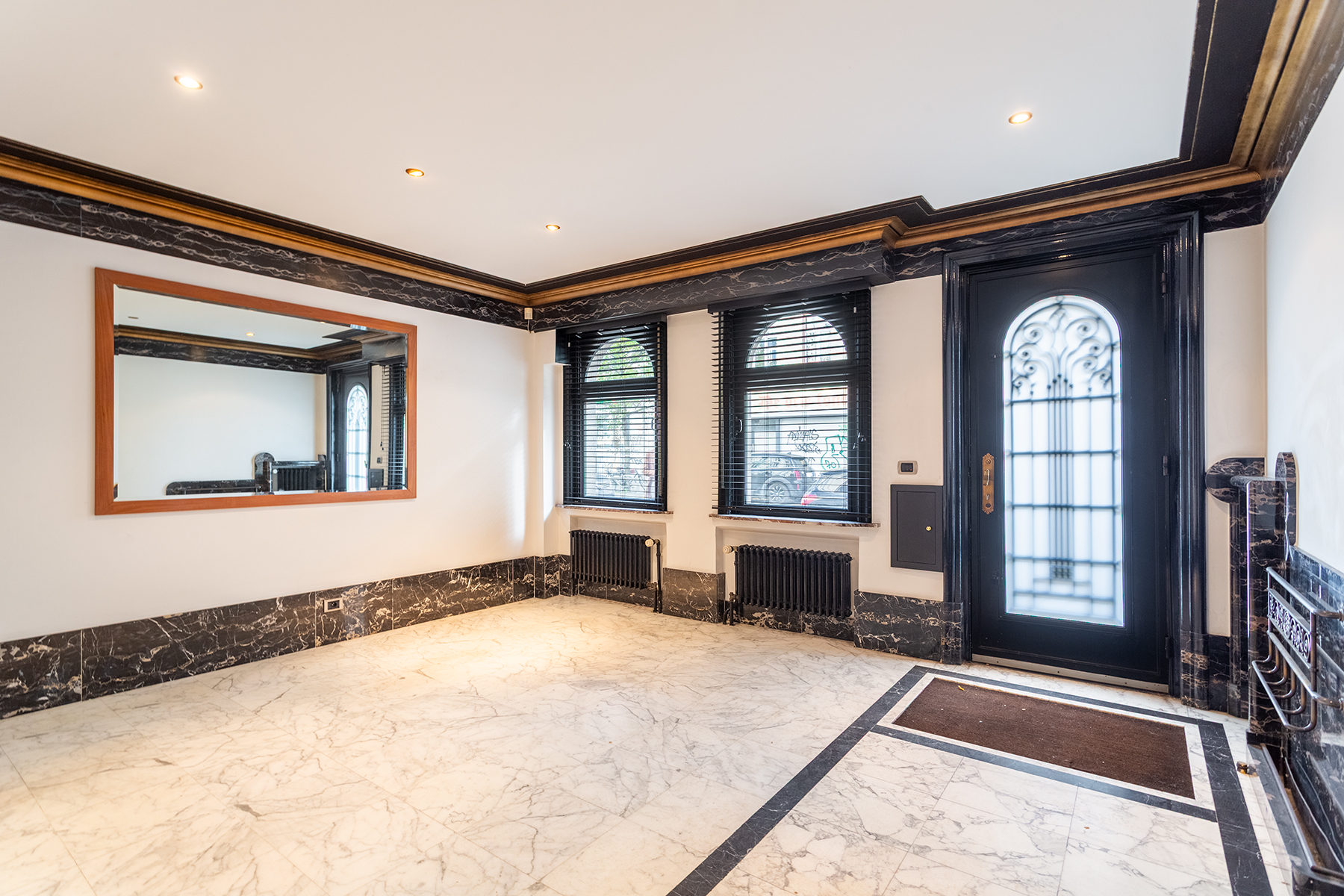 Riante herenwoning met garage voor meerdere wagens - foto 4