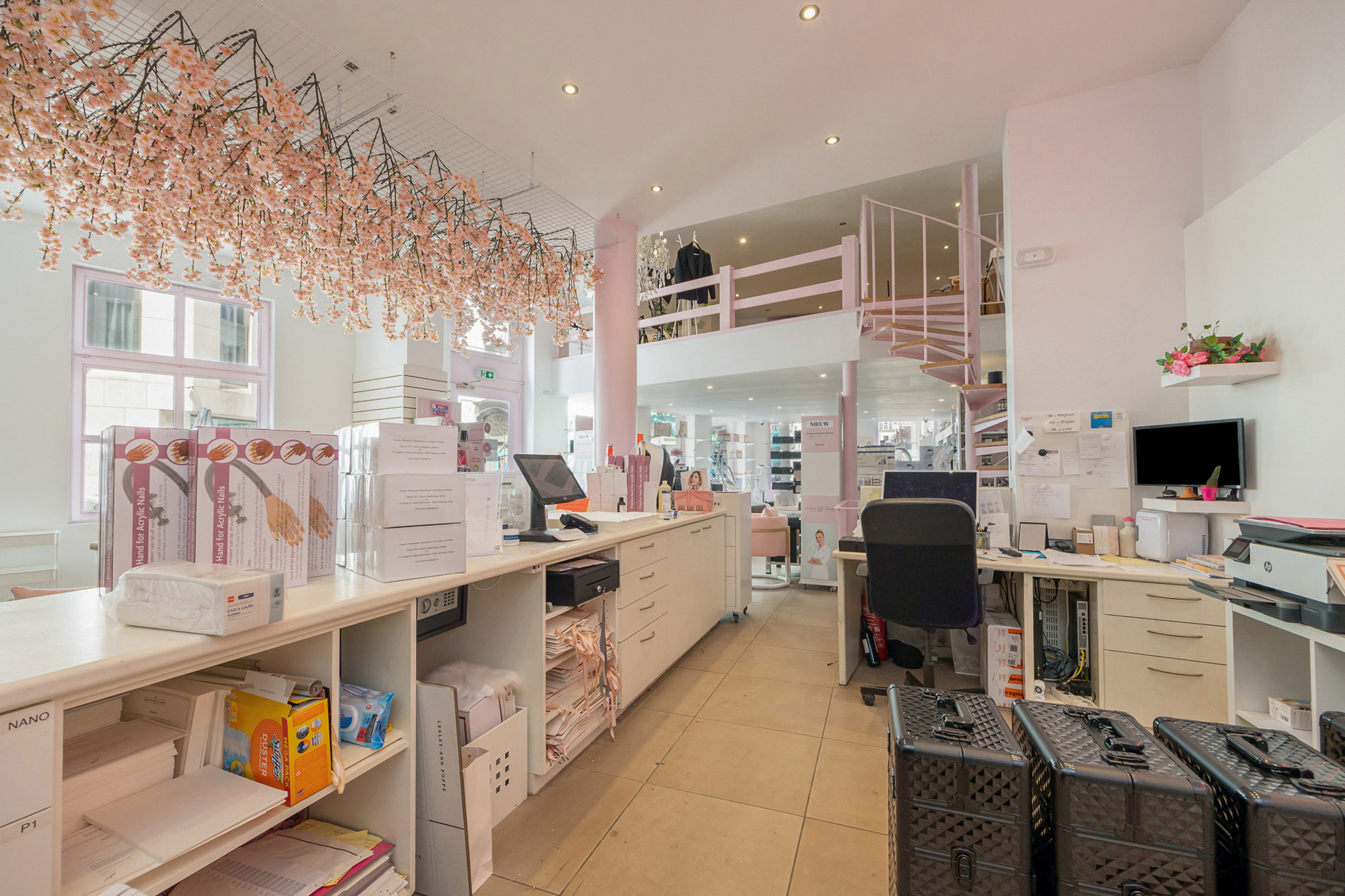 ANTWERPEN - Uitzonderlijke handelsruimte op centrale locatie - foto 4