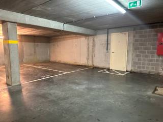 Located between Josaphat Park and Georges-Henri Park, we offer you an indoor parking spot on floor -1 of a recent building from 2009.Available at the...