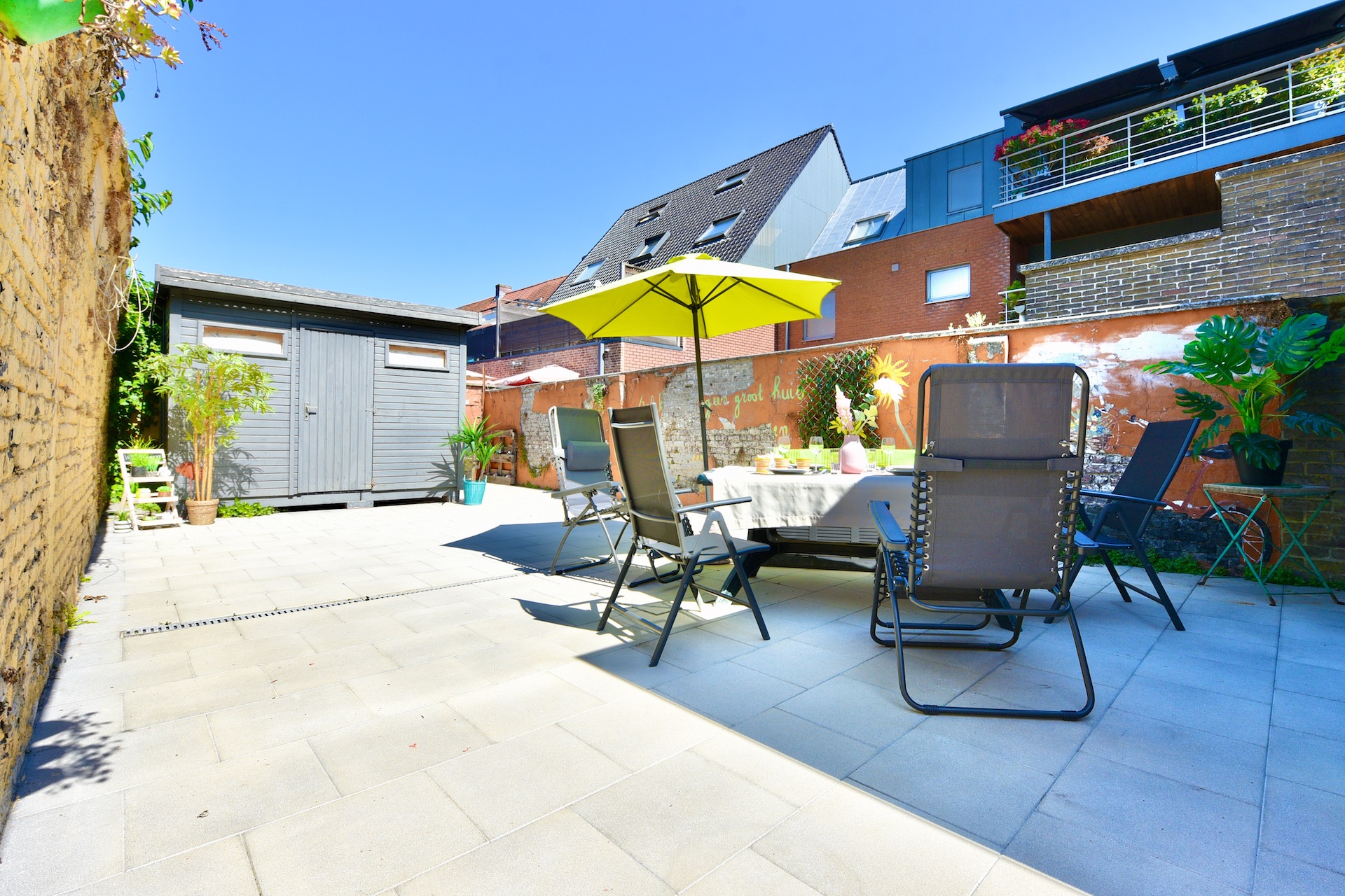 Zonnig gelijkvloersapp met 2 slpk, grote binnentuin, nabij de markt - Bieden vanaf 200.000 EUR* - foto 3