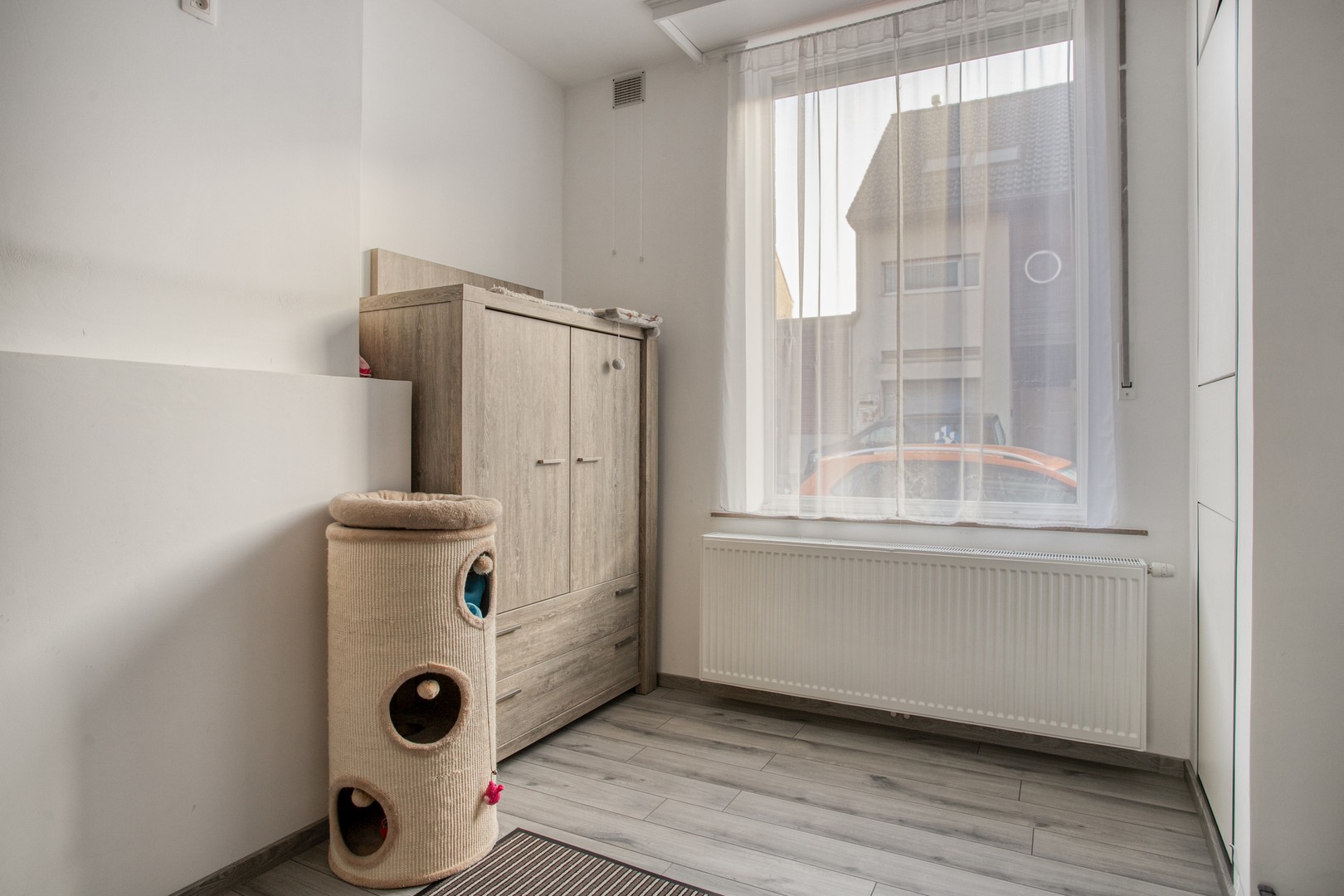 Instapklare tussenwoning met 2 slaapkamers en zeer centrale ligging in Roeselare - foto 4