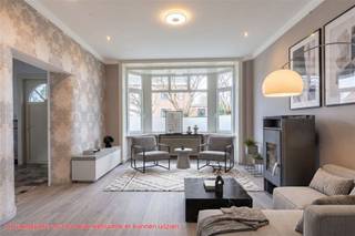 <p><strong>Century21 ImmoNero stelt voor:</strong></p><p>Prestigieuze villa van 373m2 op hoekperceel van 1052m2.  Uiterst ruime woning die in 2024 gedeeltelijk is gerenoveerd en als praktijkwoning / koppelwoning gebruikt kunt worden.  </p><p>Deze woning biedt op <br />GV: Inkomhal, grote woonkamer van ongeveer 40m2, ruime ingerichte keuken van 20m2 met toegang tot het Zuid gerichte terras (40m2),  Ruim bureel (14m3), toilet, wasruimte, dubbele garage en kelder.  </p><p>1e Verdieping: 4 Ruime slaapkamers (18m2, 16m2, 14m2 en 11m2), een badkamer (met ligbad, dubbele lavabo en douche), aparte toilet, speelkamer/ kantoorruimte/ hobbyruimte van 19m2.</p><p>2e verdieping: badkamer (met bad en lavabo), 6de slaapkamer (12m2) en grote afgewerkte zolder die kan worden omgebouwd tot 2 extra slaapkamers (33m2).  </p><p>Deze woning beschikt over een nieuwe badkamer, WC, een recente condensatie ketel,</p><p>www.sint-annastraat47.be    </p>