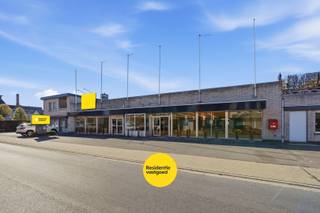 Deze veelzijdige commerciële ruimte van ca. 837 m² is strategisch gelegen langs de invalsweg van Zedelgem naar het centrum van Aartrijke en biedt...