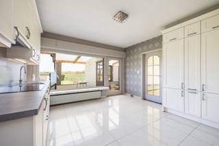 In een rustige en groene woonomgeving in Meerhout-Gestel, verscholen van het doorgaand verkeer, ligt deze vrijstaande woning op een royaal perceel...