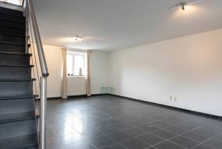 Duplex-appartement met autostandplaats gelegen in een prachtig gerenoveerd schoolgebouw te Sluizen. Het appartement strekt zich uit over...