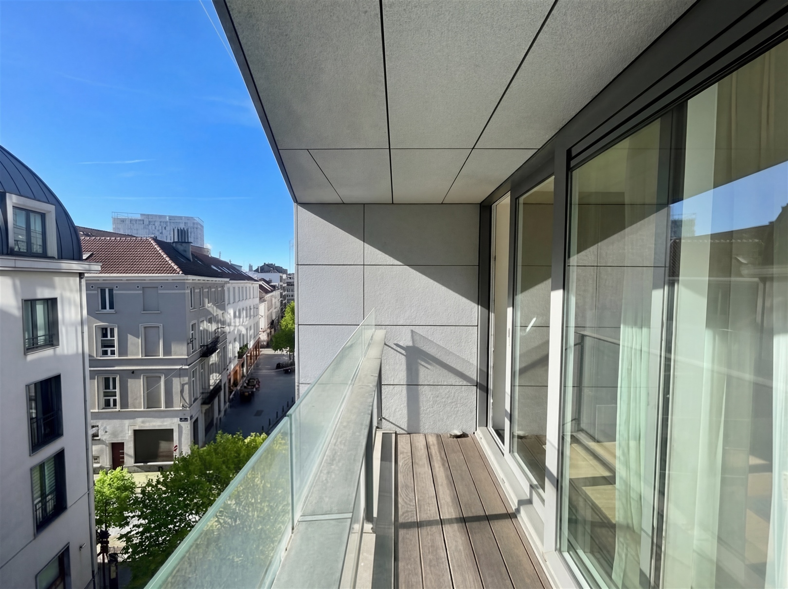 Gemeubeld &amp; instapklaar appt met zuid-georiënteerd terras! - foto 3