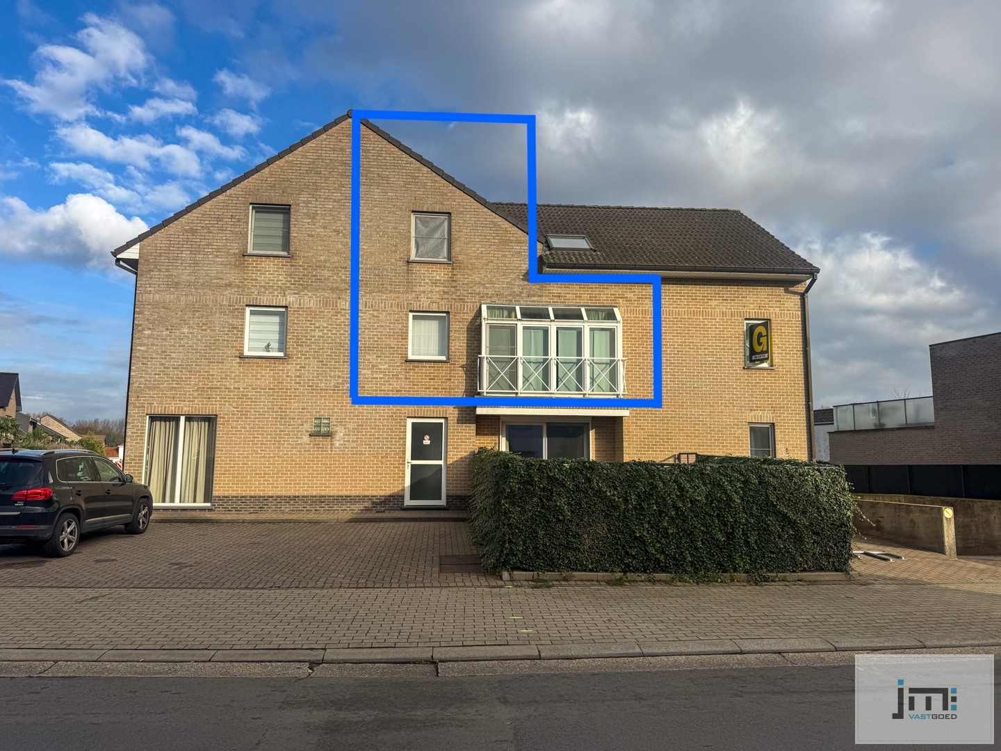 Ruim appartement met kelderberging en autostaanplaats - photo 1