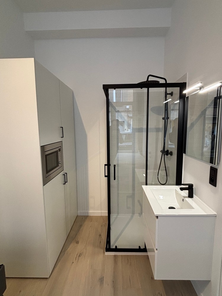 Nieuwe studentenkamer in een herenwoning met 8 studentenkamers ! - foto 5