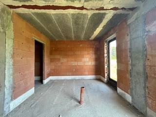 Nieuwbouw woning gelegn in alle rust<br /><br />- Ruwbouw - winddicht<br /><br />- Mooie en ruime inrichting<br /><br />- Maak er zelf uw "thuis" van