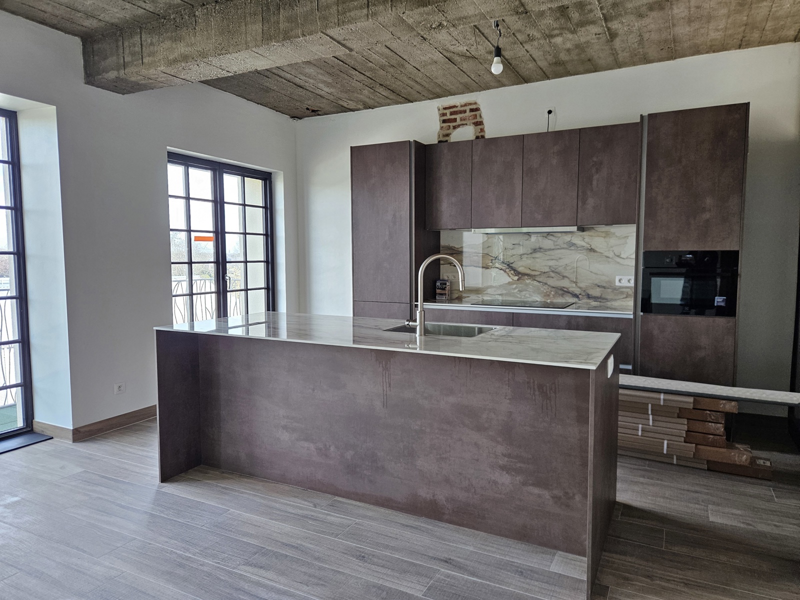 Stijlvol gerenoveerd appartement met zicht op het kanaal - foto 4