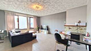 <p>Lichtrijk appartement op de tweede verdieping te huur in Gent. <br />Winkels, scholen, openbaar vervoer e.d. bevinden zich op wandelafstand.<br /><br />Dit appartement bestaat uit een inkomhal, lichtrijke leefruimte, ingerichte keuken, badkamer met douche, wastafel en toilet, berging, twee slaapkamers en terras.<br /><br /><strong>Beschikbaar per 01/11/2026. </strong><br />Provisie gemeenschappelijke kosten: 10€/maand.<br />EPC-waarde: 177 kWh/m²/jaar<br /><br />Een bezoek kan uitsluitend worden aangevraagd via onze website: http://www.vastgoeddevos/te-huur, klik het pand aan en klik vervolgens op "vraag hier uw bezoek aan".</p>