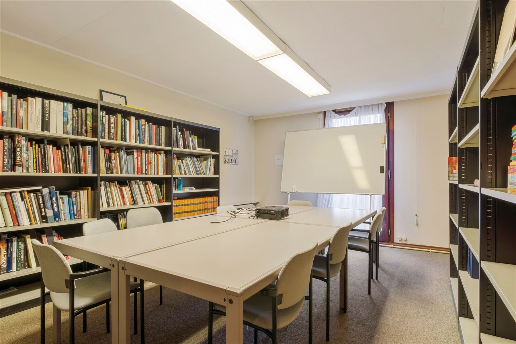 Immeuble de bureaux polyvalent avec parking à Green Mene - photo 5