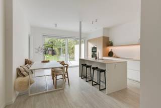 Tussen park en privacyWelkom in de Smalleweg! Waar je woont met het park als buur, de zon in je tuin en het comfort van een gloednieuw...