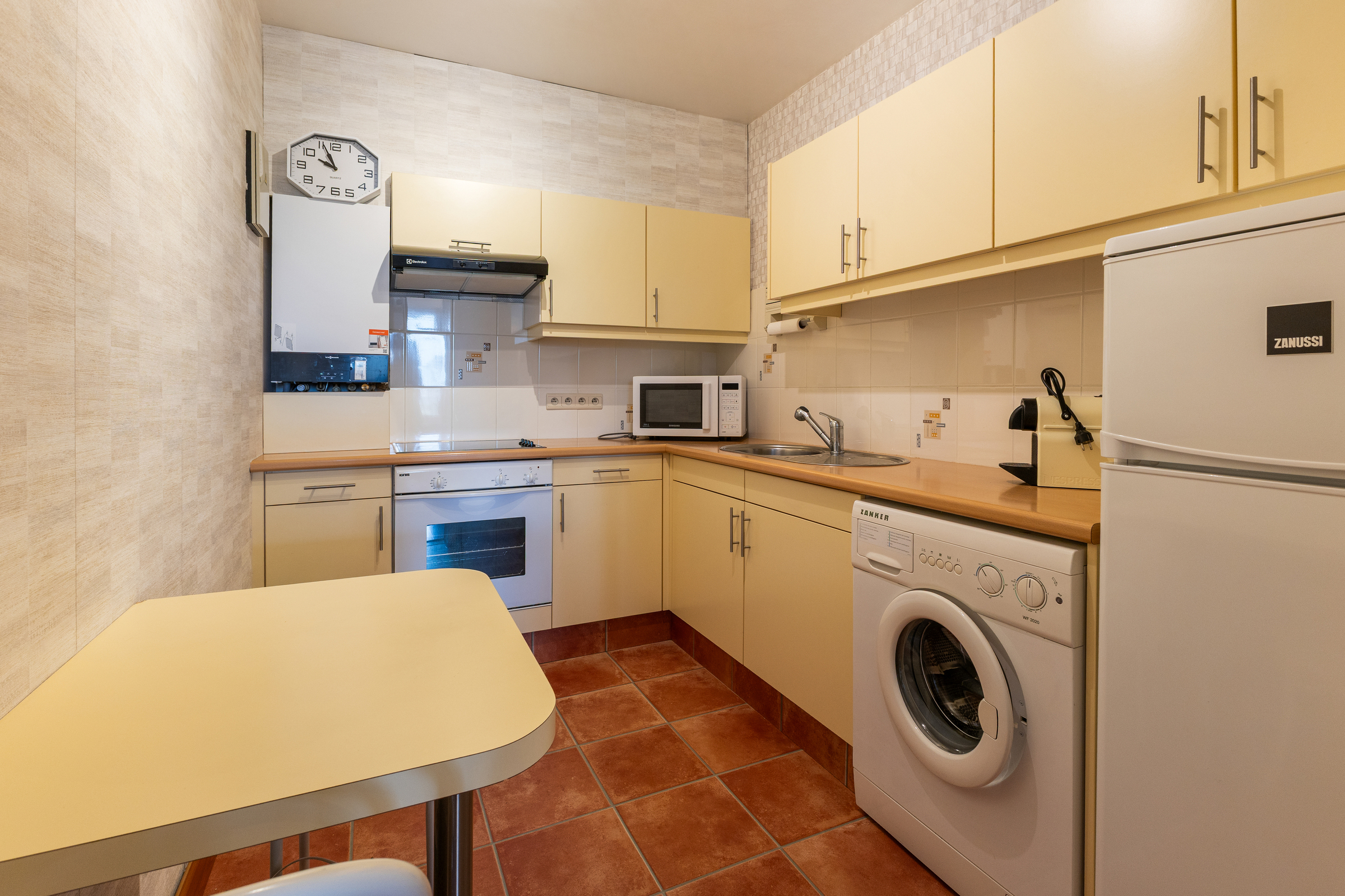 Appartement met 1 slaapkamer te koop op de zeedijk in Heist! - foto 4