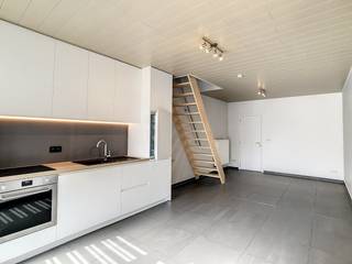 Deze gerenoveerde rijwoning vinden we terug in het centrum van Proven. In het dorp zelf zijn er 2 superettes, een bakker en slager en een...