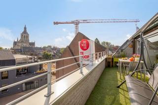 KIJKDAG ZONDAG 8 MAART 10U-12UDit is geen standaard appartement, maar een echte woonbeleving in de lucht. Dit uitzonderlijke duplexappartement is...