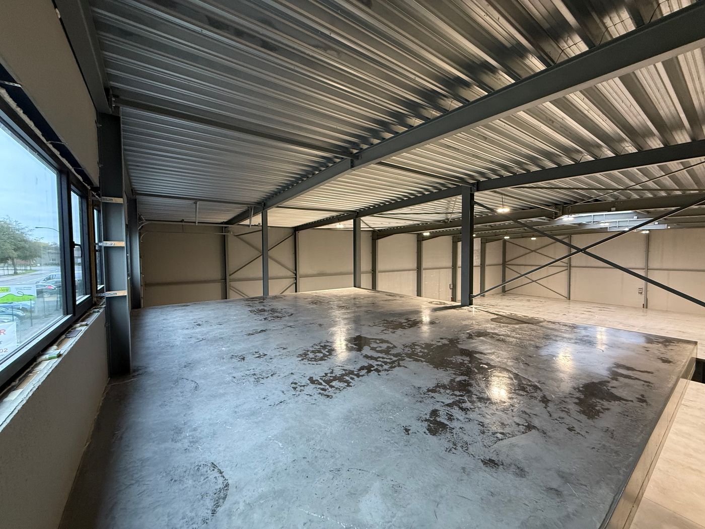 Bedrijfsgebouw van 888 m² met opslagruimte en kantoor te Aalter - foto 5