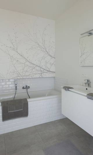 Ruim app. B21.508 in residentie CityGarden op de 5de verdieping met een opp. van ca. 120 m². Het app. omvat een inkom met gastentoilet, berging, badkamer, 2 slpk., apart toilet, leefruimte met keuken en ruim terras (ca. 50 m²) met zicht op de binnentuin. Het appartement is voorzien van vloerverwarming en warmtepomp. De verwarming gebeurt via een eigen warmtenet (KWO-systeem met warmtepomp) dat in de zomer tevens ook voor koeling zorgt. Je wagen parkeer je vlot en gemakkelijk ondergronds. <br />Bij elk app. hoort een ondergrondse autostaanplaats en/of garagebox. Deze dient apart bij aangekocht te worden. Verder kun je een kelderberging of oplaadpunt bijkopen.<br />Vrije keuze bij verschillende leveranciers voor de binnen afwerking (vloertegels, badkamer &amp; keuken, etc.) Meer info? Contacteer onze sales consultants Inge Vancluysen of Marisa Marasco op het nr. 011 41 33 23.