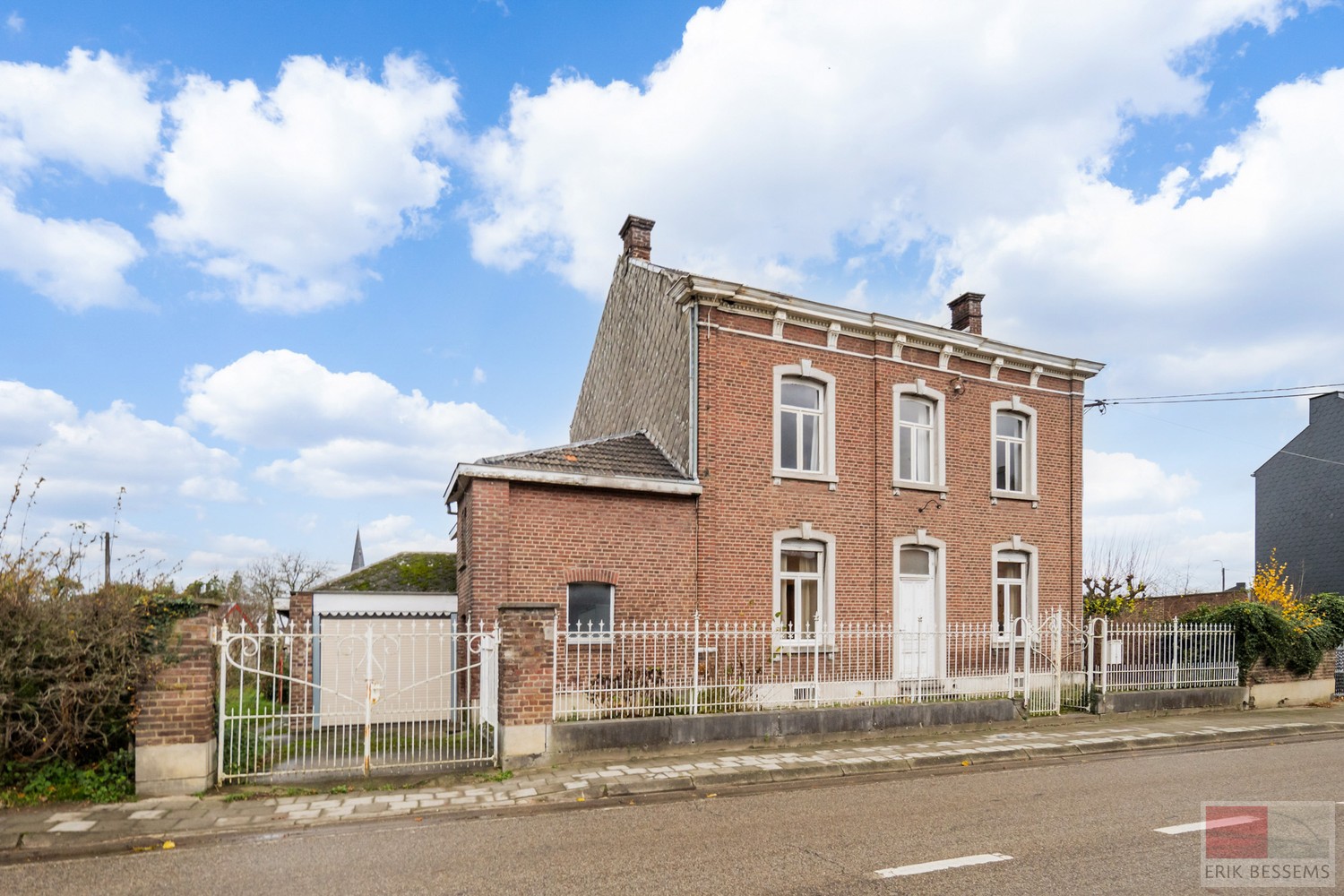 Huis te koop in Sint-Martens-Voeren met 5 slaapkamers - foto 1
