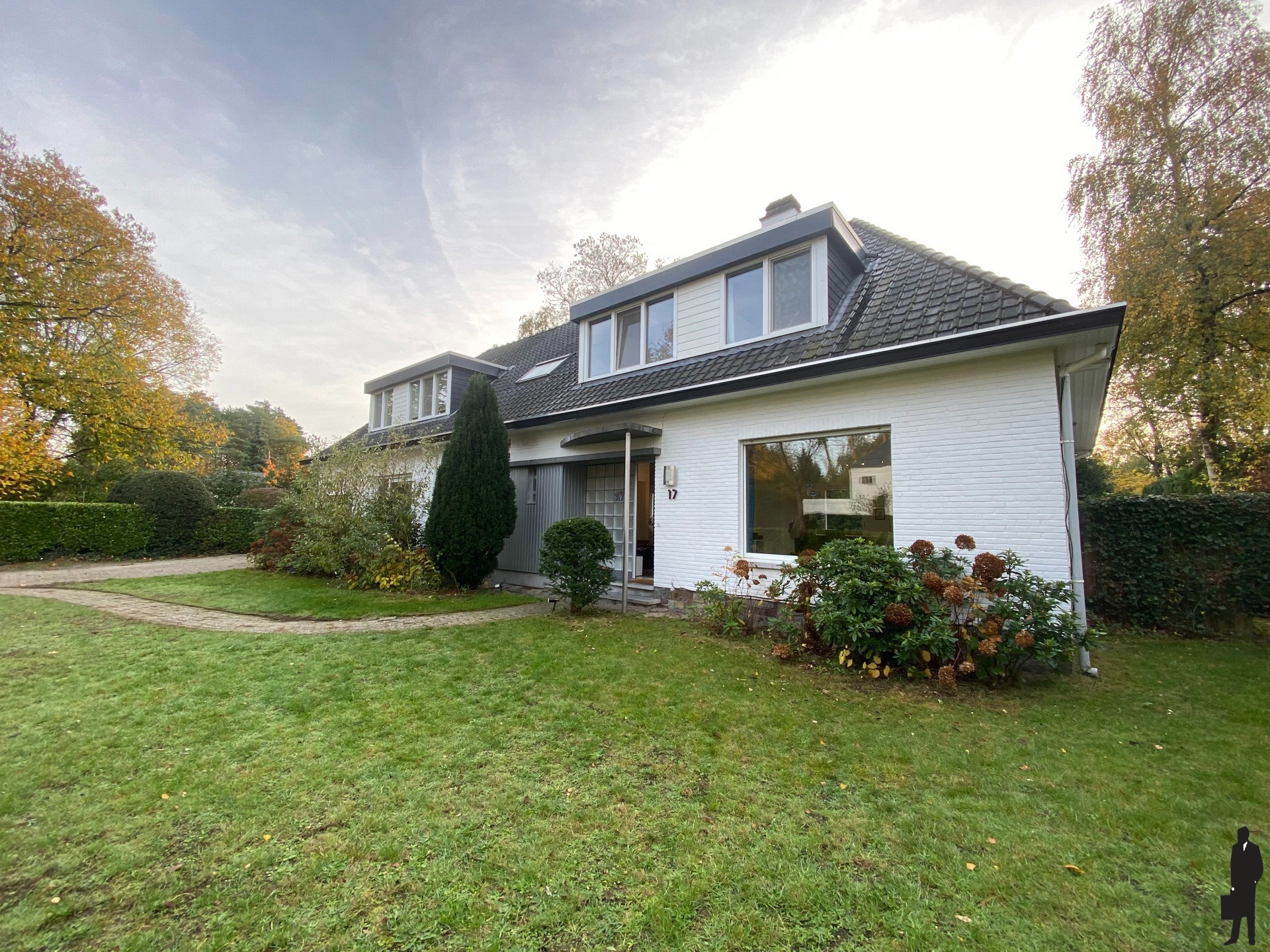 House for rent in Brasschaat with 5 bedrooms - photo 1