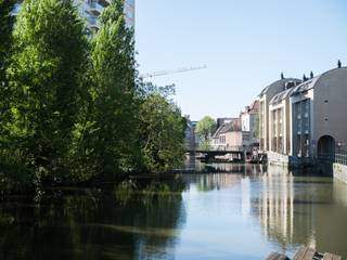 Deze te renoveren stadswoning (bvo 155 m²) bevindt zich op een absolute toplocatie aan het water, met een open zicht dat elke dag opnieuw rust...