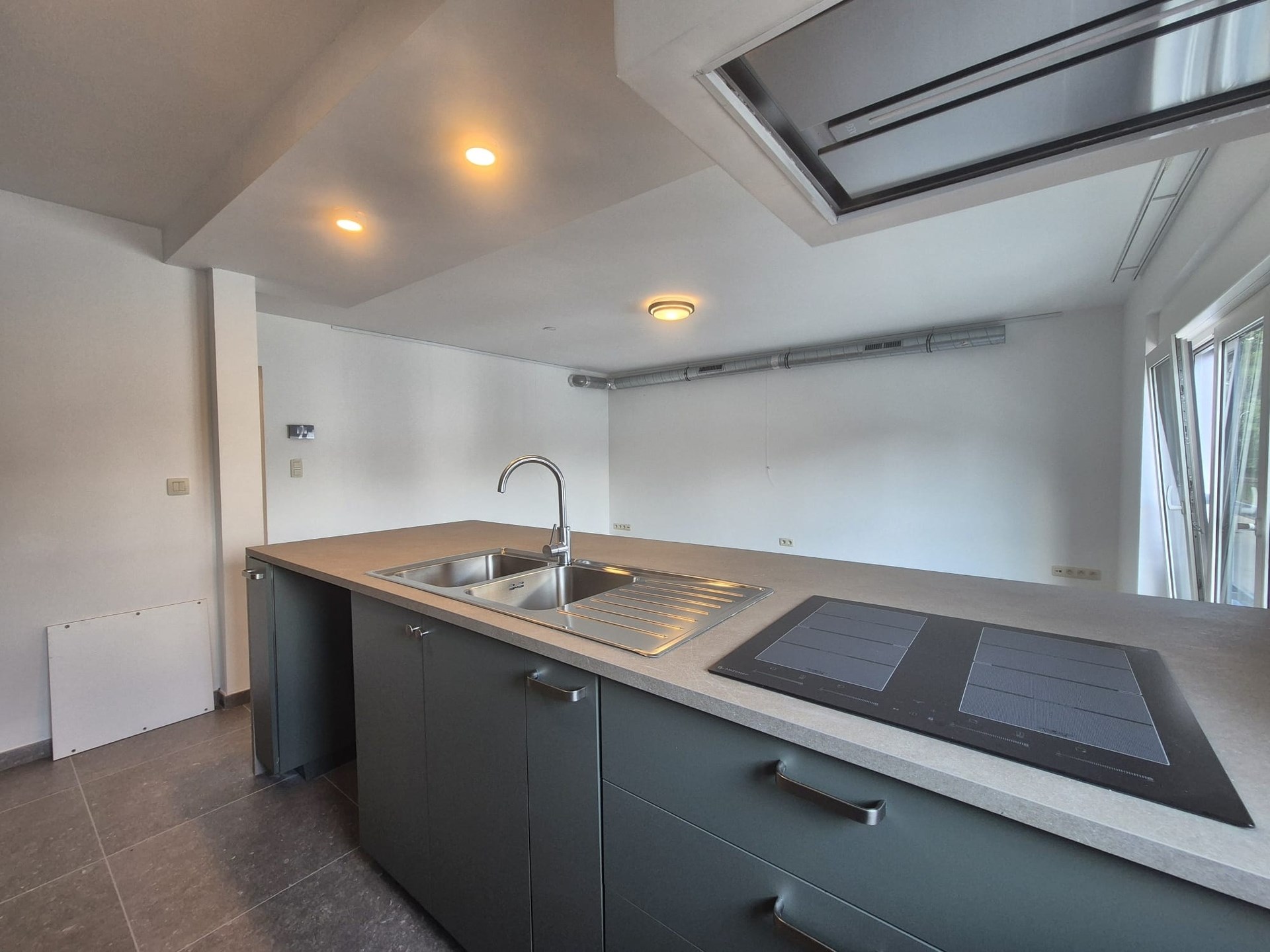 Volledig gerenoveerd energiezuinig appartement met 1 slaapkamer, rustig gelegen aan het bos van Wetteren - foto 5