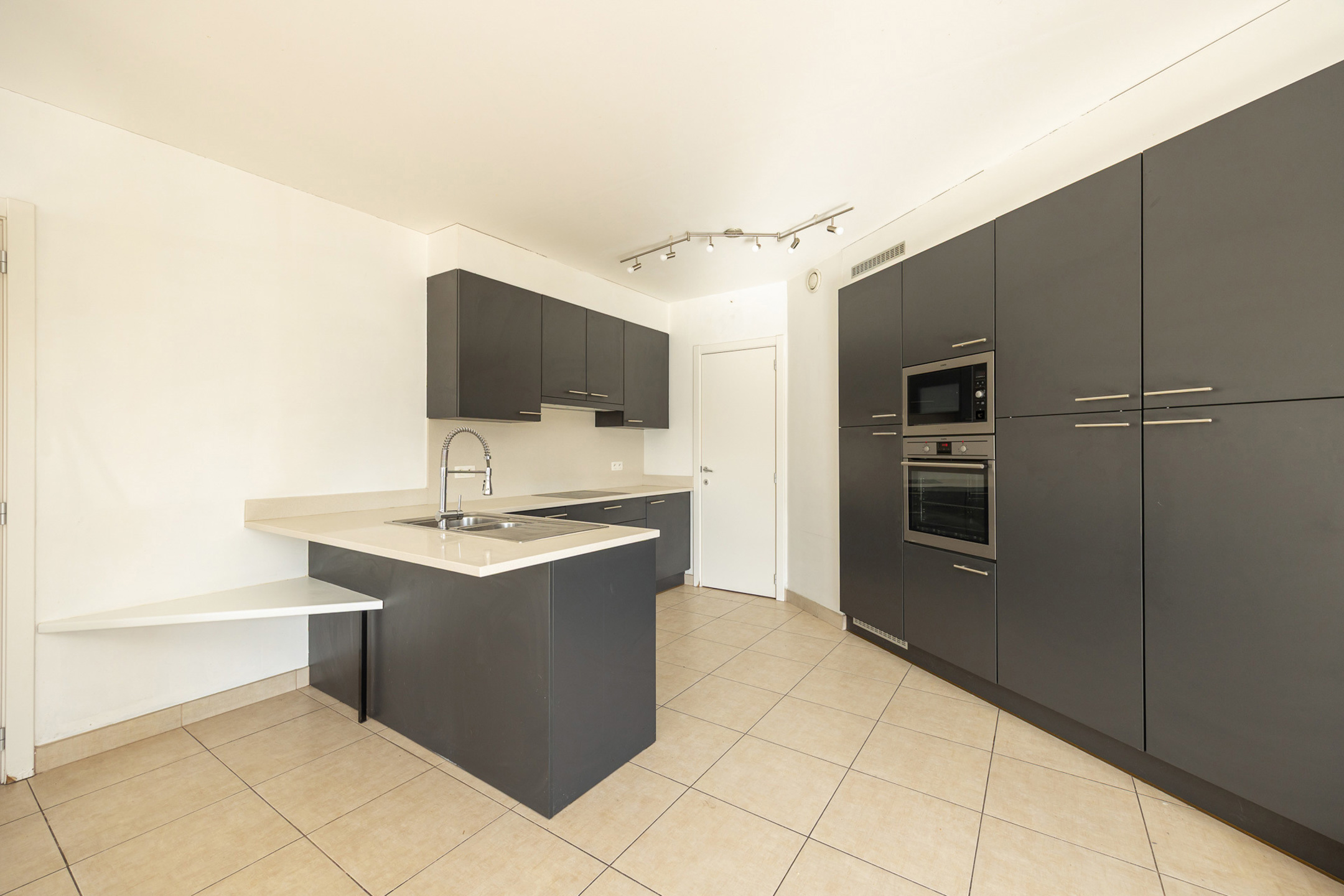 Appartement met 2 slaapkamers en 2 terrassen - foto 5
