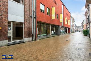 Gelegen in het hart van Boom, op wandelafstand van winkels, horeca, scholen en openbaar vervoer, vinden we dit aangenaam appartement.De centrale...