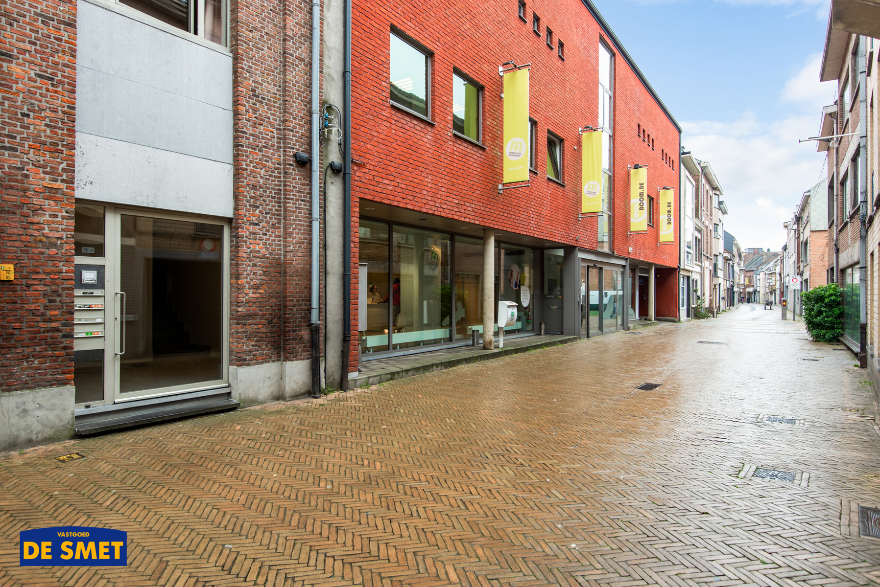 Appartement met 2 slaapkamers en terras pal in centrum  - foto 2